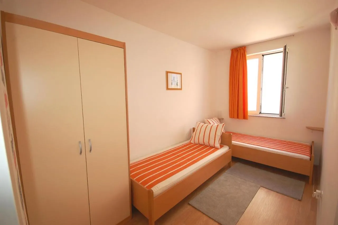 Apartment Blanka By El-Pi Tours Njivice Croatia