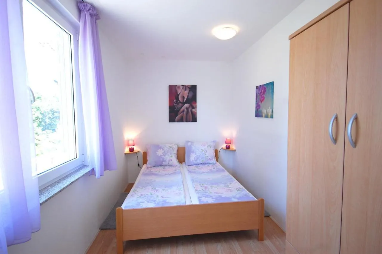Apartment Blanka By El-Pi Tours Njivice 0*,